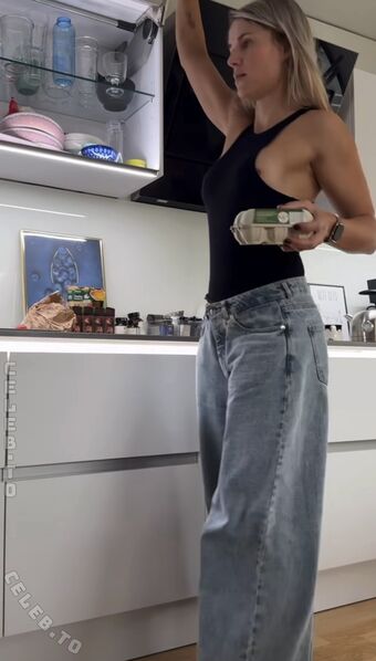 Adrienne Koleszar Nackt Leaks OnlyFans Foto 59