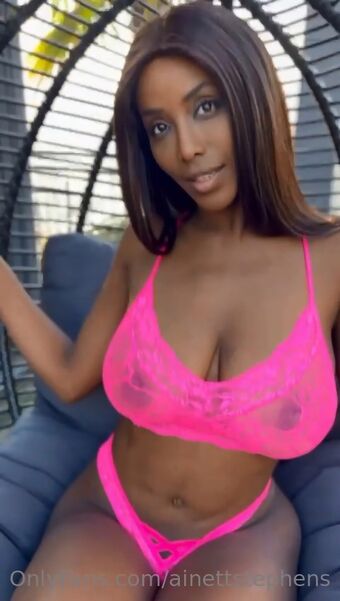 Ainett Stephens