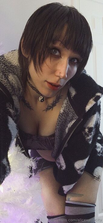 alicexatrocity