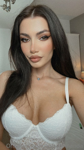 Amanda Sins ????