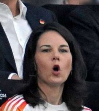 Annalena Baerbock Nackt Leaks OnlyFans Foto 60