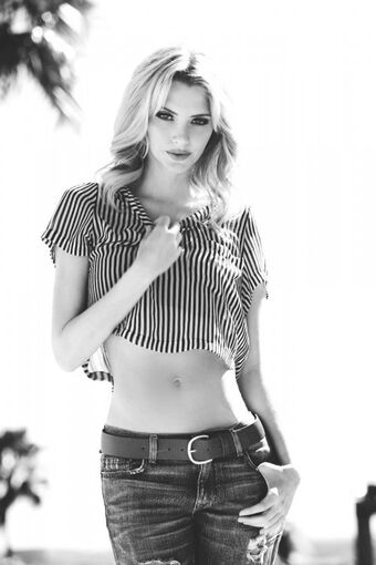 April Bowlby Nackt Leaks OnlyFans Foto 16