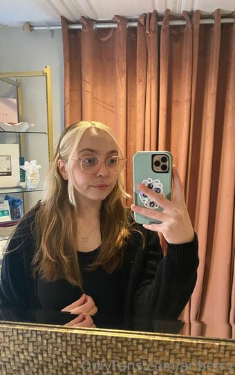ariberry Nackt Leaks OnlyFans Foto 1