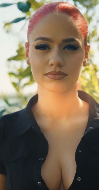 Badmómzjay Nackt Leaks OnlyFans Foto 157