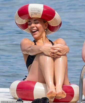 Becky Hill Nackt Leaks OnlyFans Foto 51