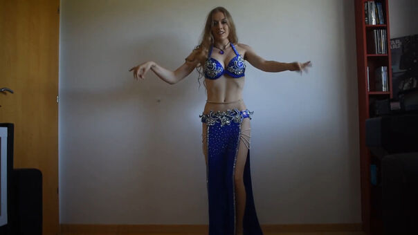 Belly Dancer Lisa