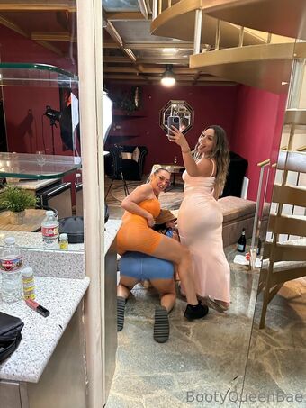 bootyqueenbae