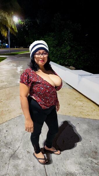 bustymonicafree