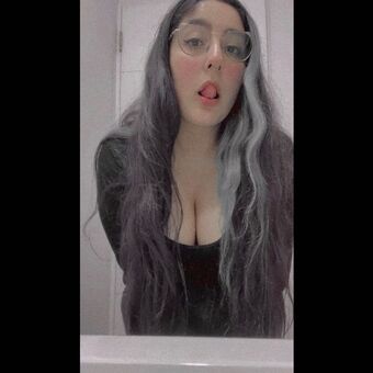 Carolin.a__sto