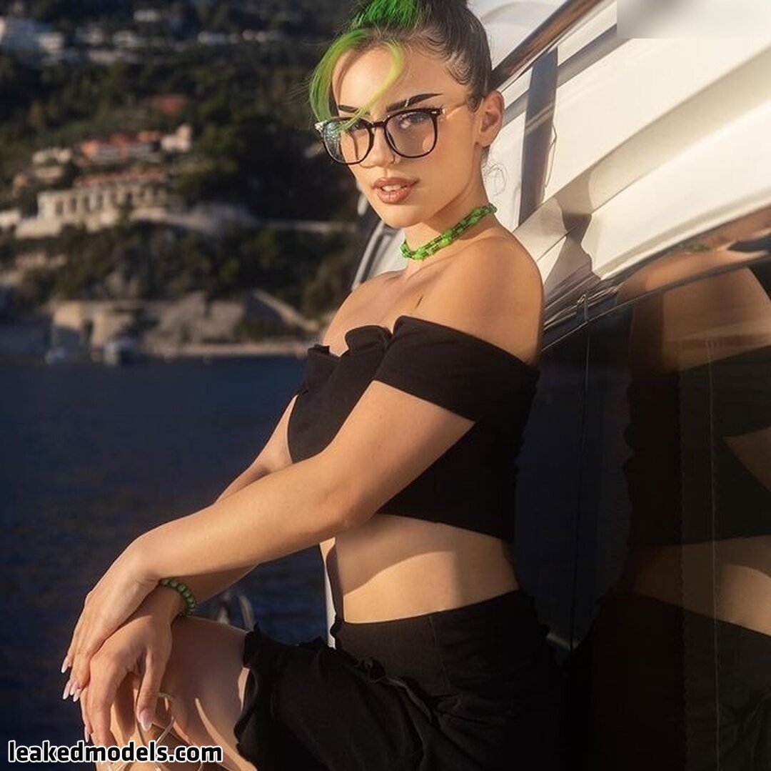 Der Kontrast von Licht auf Dilaraa.s Haut