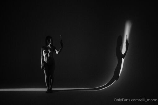 elli_moon