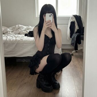 Emilyblackk._