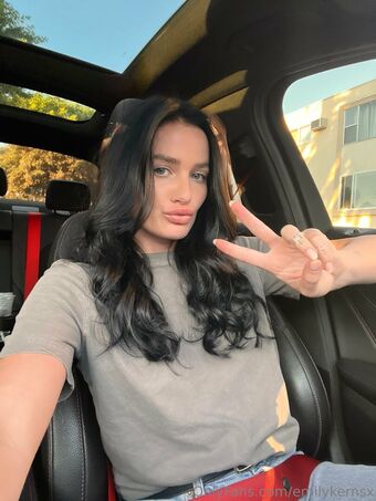 emilykernsx