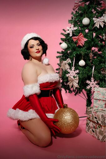 Eva Devore