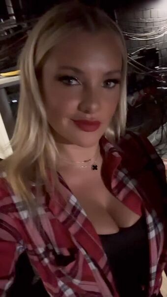 Evelyn Burdecki Nackt Leaks OnlyFans Foto 11