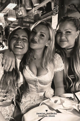 Evelyn Burdecki Nackt Leaks OnlyFans Foto 12