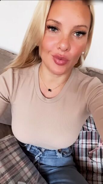 Evelyn Burdecki Nackt Leaks OnlyFans Foto 36