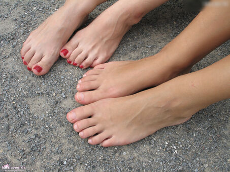 Footlovegirls