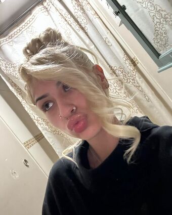 Hollynbanks Nackt Leaks OnlyFans Foto 2