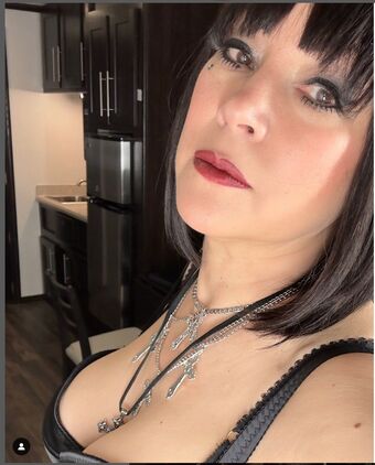 Jennifer Tilly