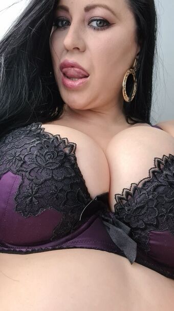 larajadedeene
