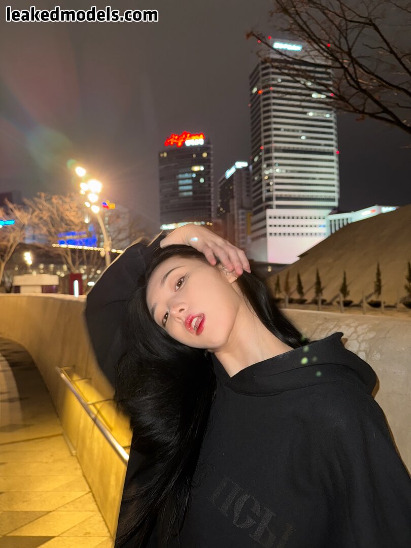 Yeonwoo Lee empowered beauty