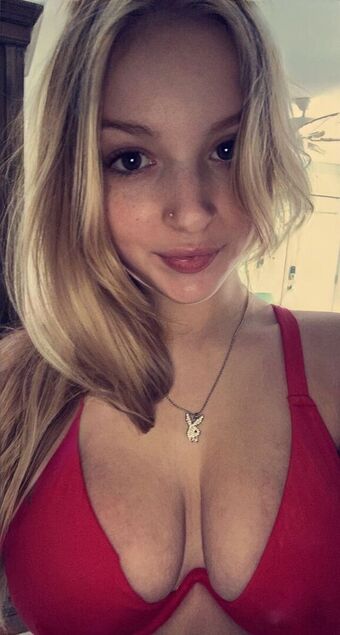 Lilli Applegate Nackt Leaks OnlyFans Foto 9