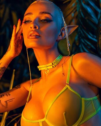 Liya Odesskaya Nackt Leaks OnlyFans Foto 14