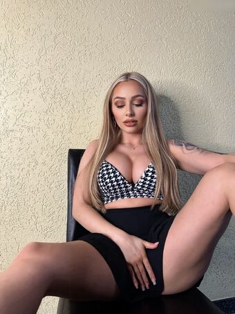 Lucy Love Nackt Leaks OnlyFans Foto 19