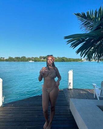 Lyss Savage