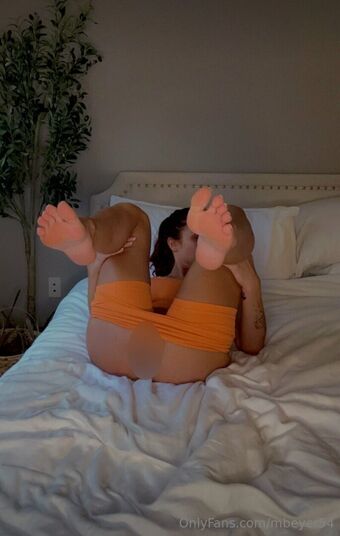 Mia Beyer Nackt Leaks OnlyFans Foto 2