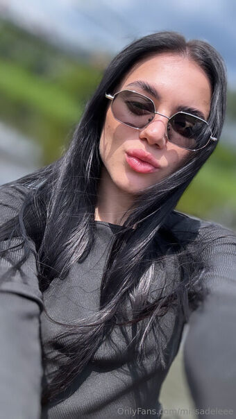missadeleee Nackt Leaks OnlyFans Foto 2