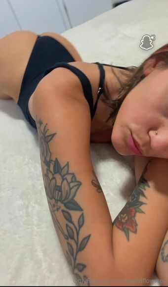 misswildflowwer Nackt Leaks OnlyFans Foto 16