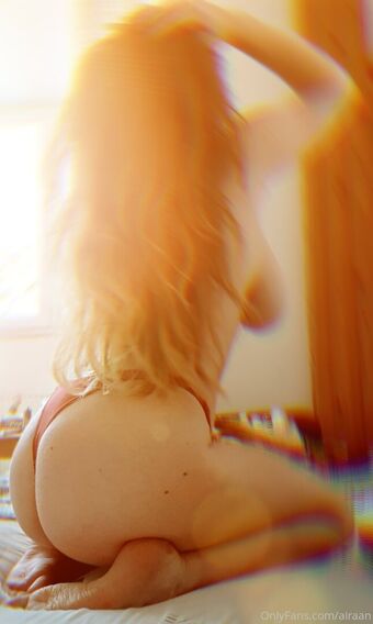 nairaaa Nackt Leaks OnlyFans Foto 8