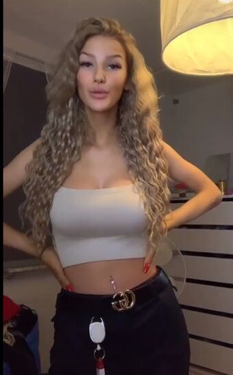 nelldelli Nackt Leaks OnlyFans Foto 19