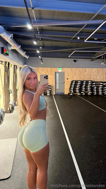 petiteblondee Nackt Leaks OnlyFans Foto 1