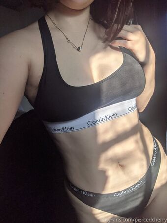 piercedcherry Nackt Leaks OnlyFans Foto 34