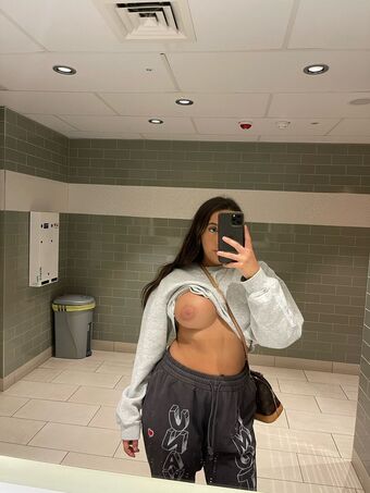 Pretty-boobs