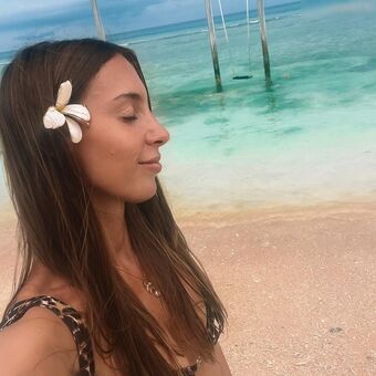 Rebecca Looschelders