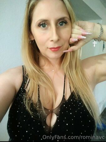 Rominavc Nackt Leaks OnlyFans Foto 17