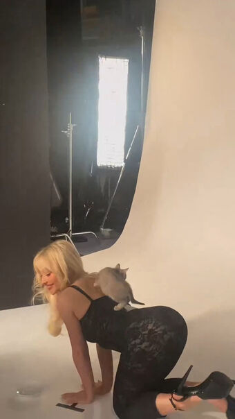 Sabrina-carpenter