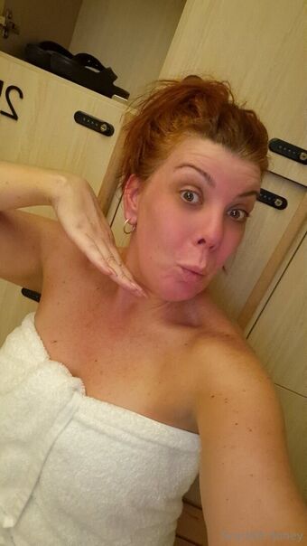 scarletthoneyofficial