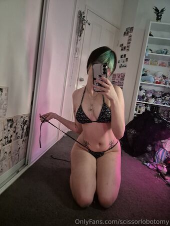 scissorlobotomy Nackt Leaks OnlyFans Foto 17