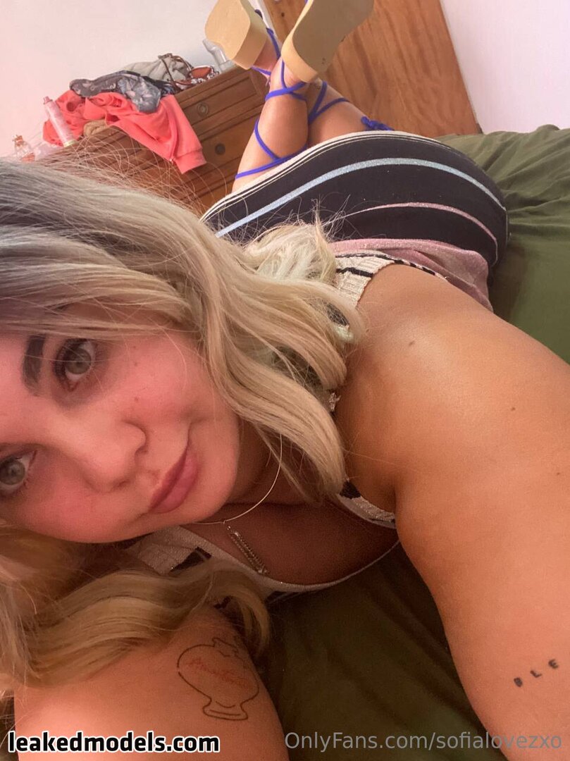 sofialovezxo's captivating close-up