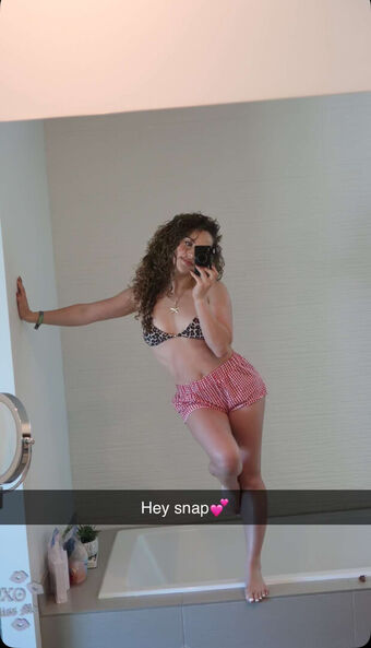 Sofie Dossi