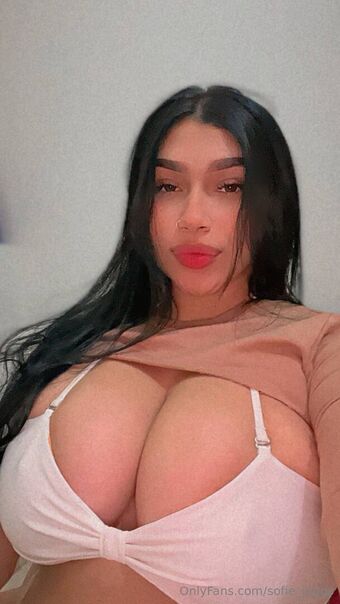sofie_juggs