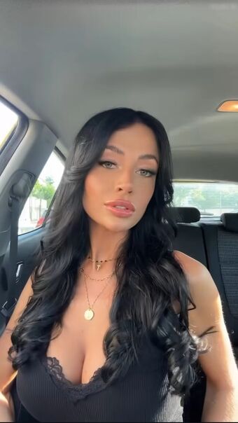 Vanessa Brahimi Nackt Leaks OnlyFans Foto 22