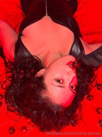 victoria.secrett