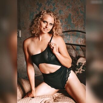 Viviens Landleben Nackt Leaks OnlyFans Foto 34