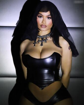 Wer ist das ? Kennt sie jemand ?